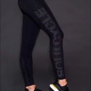 Lululemon X Soul cycle collab size 4